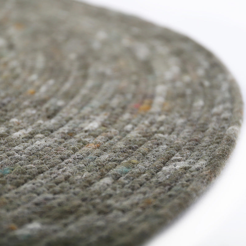 NEETHU OLIVE S tapis laine feutrée