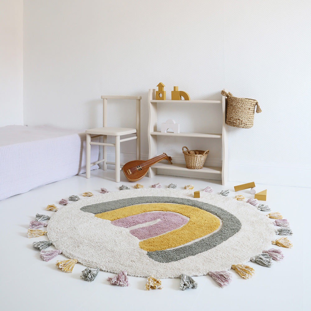 Tapis enfant coton lavable arc en ciel avec pompons RAINBOW MOSS 