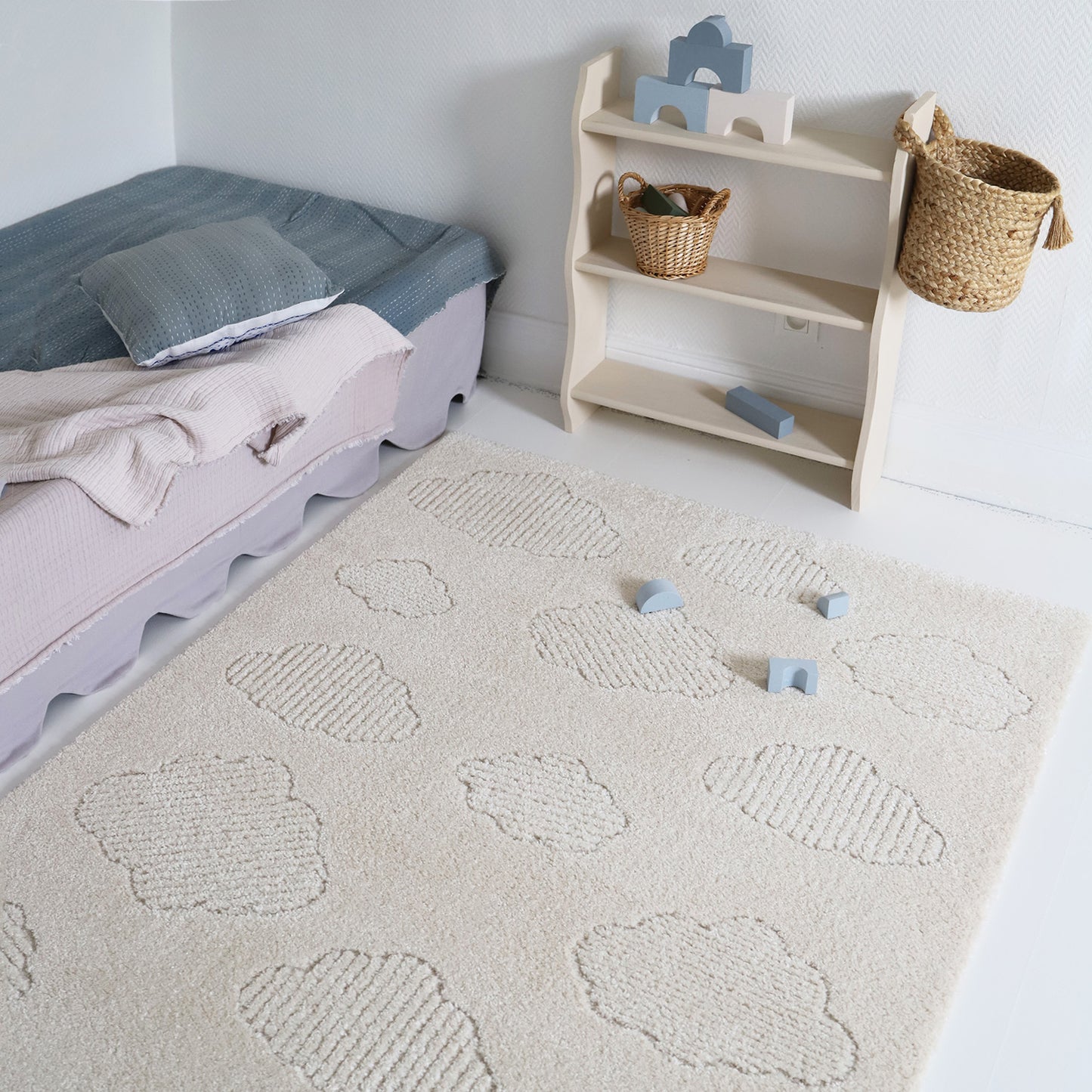 Tapis enfant petits nuages ton sur ton NOUBY S