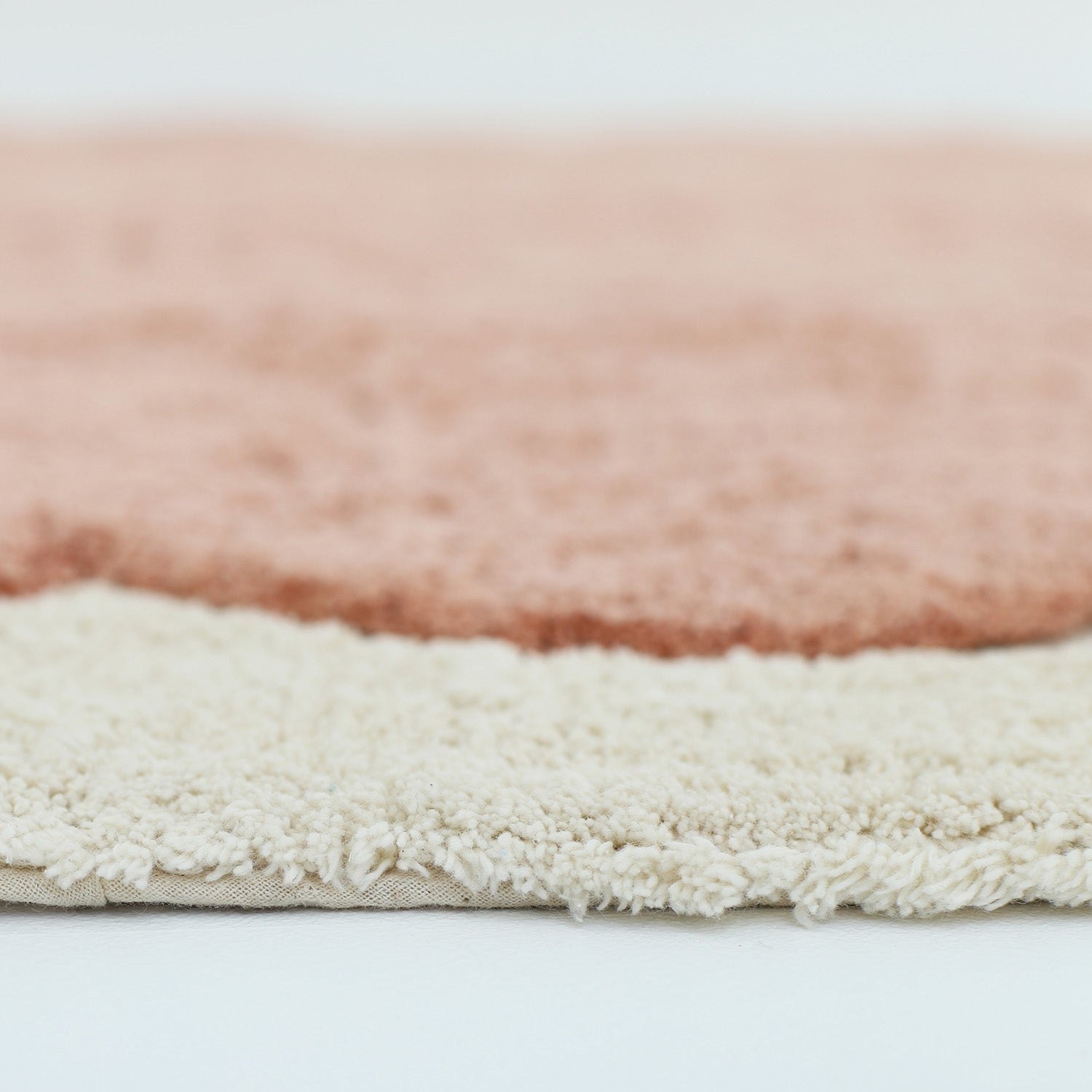 Tapis enfant design festonné Alfonsina Blush nattiot-shop