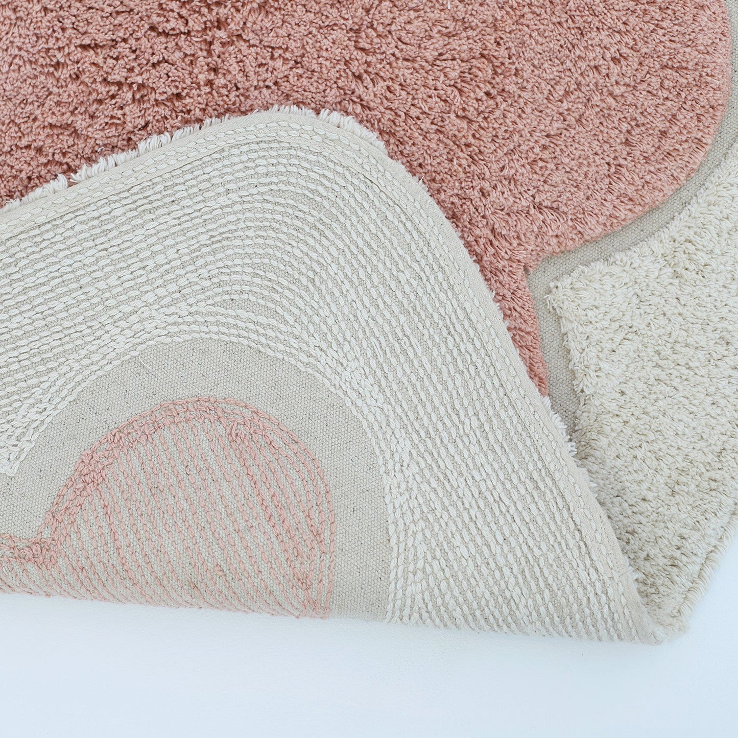 Tapis enfant design festonné Alfonsina Blush nattiot-shop
