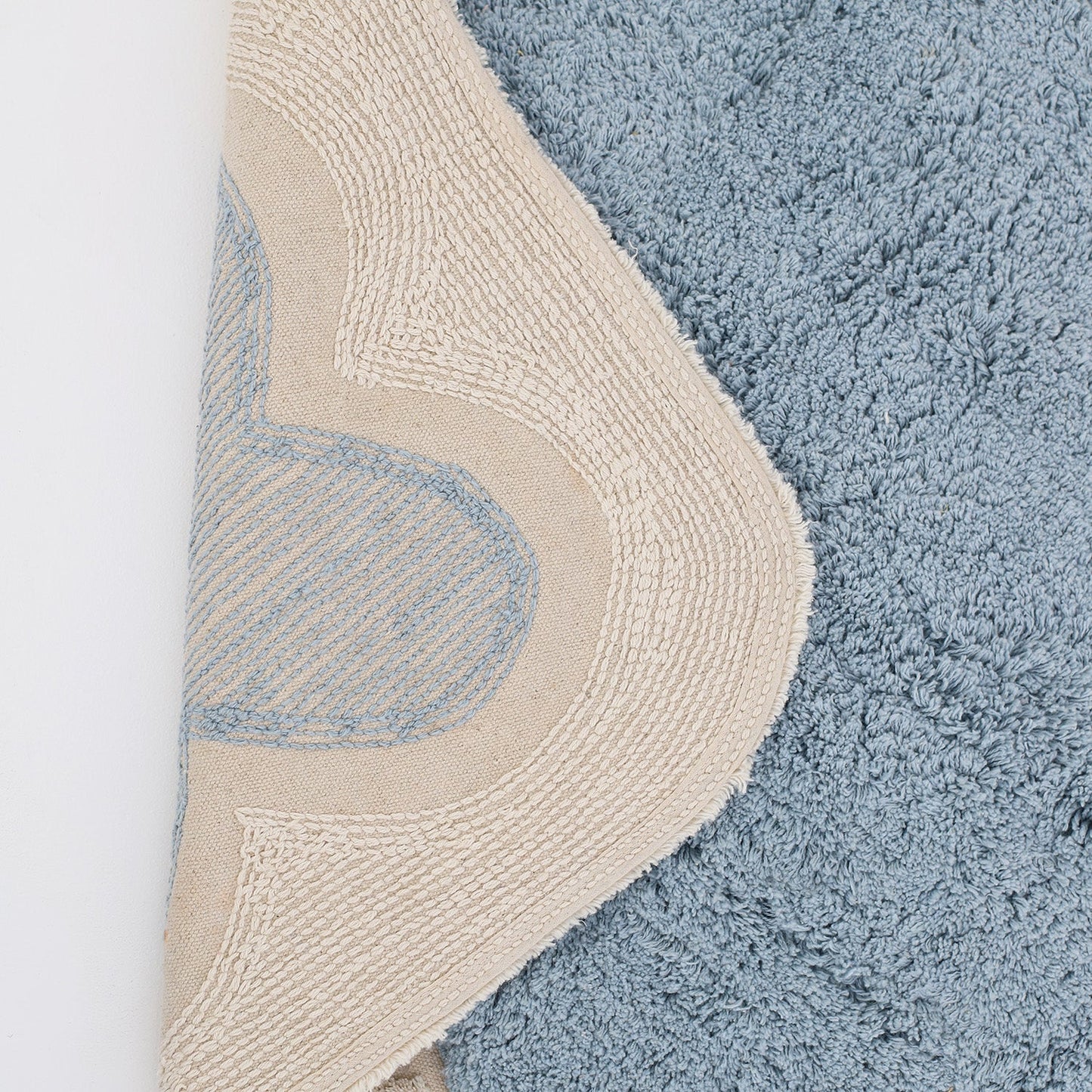 Tapis enfant design festonné Alfonsina Cloud Blue nattiot-shop